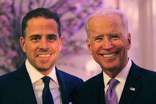 Con trai Tổng thống đắc cử Joe Biden bị điều tra thuế