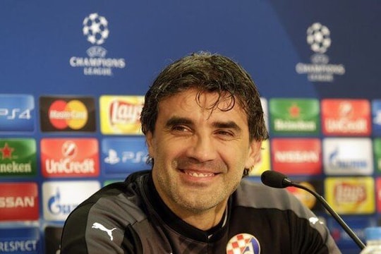 HLV Park Hang-seo gặp thách thức lớn tại vòng loại World Cup; Wenger cản PSG ký với Messi