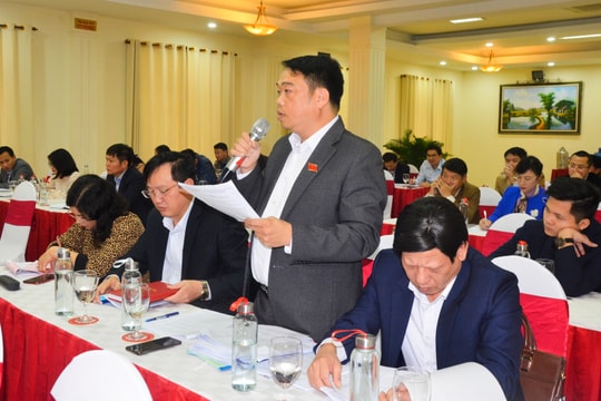 Đại biểu HĐND tỉnh băn khoăn về chế độ cho cán bộ bán chuyên trách ở khối, xóm