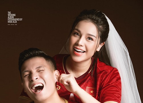 Bùi Tiến Dũng bị vợ véo tai trong ảnh cưới