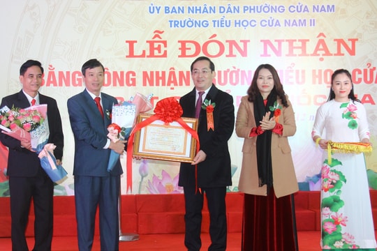Trường Tiểu học Cửa Nam (TP Vinh) đón Bằng công nhận trường chuẩn Quốc gia mức độ I