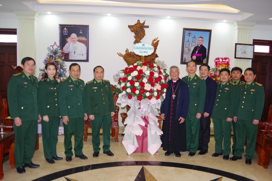 Bộ Chỉ huy BĐBP Nghệ An chúc mừng Tòa Giám mục Giáo phận Vinh và các giáo xứ nhân dịp Lễ Noel 2020