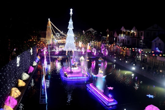 Cảnh sắc Giáng sinh lung linh rực rỡ ở Giáo xứ Nghi Lộc