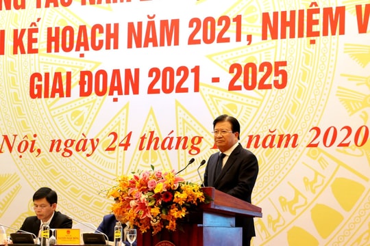  Phó Thủ tướng Trịnh Đình Dũng: Tập trung huy động nguồn lực đầu tư các dự án giao thông trọng điểm