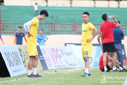 Cựu tiền vệ SLNA gia nhập CLB Hải Phòng