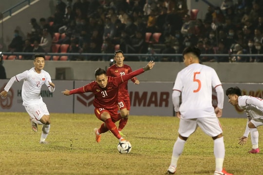 Hồ Tuấn Tài trở thành cầu thủ đen đủi nhất ĐT Việt Nam 