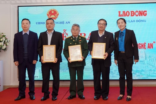 Trao giải cuộc thi bút ký, phóng sự '990 năm Đất và Người Nghệ An'