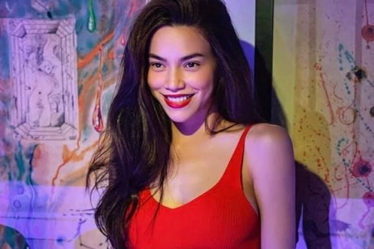 Hồ Ngọc Hà tung loạt ảnh khoe body nóng bỏng