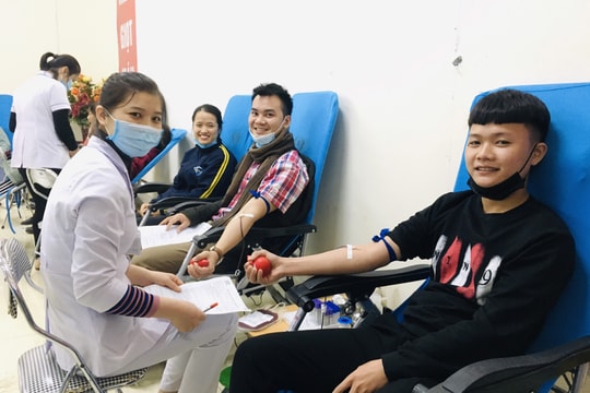 Hơn 200 phật tử chùa Viên Quang tham gia hiến máu nhân đạo