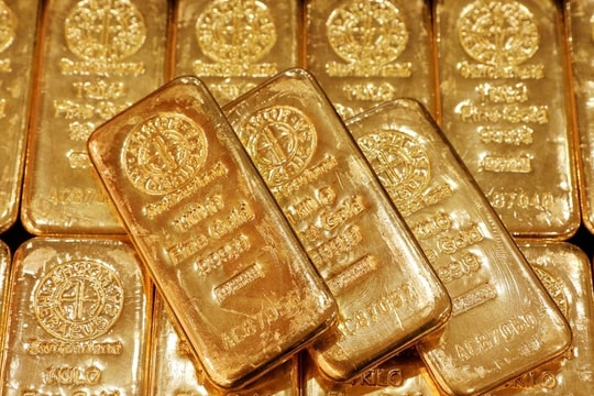 Giá vàng có thể lên 2.300 USD