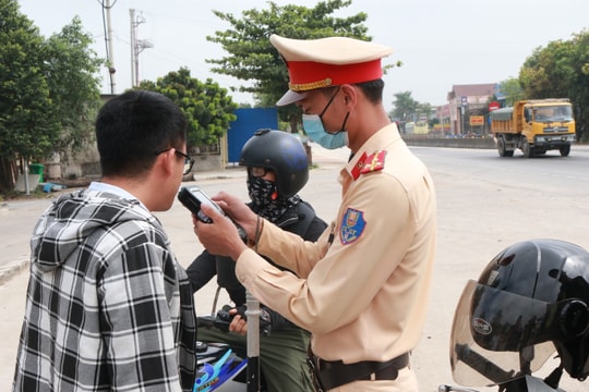 Nghệ An: 3 ngày nghỉ Tết Dương lịch, xử phạt 26 người uống rượu vẫn lái xe