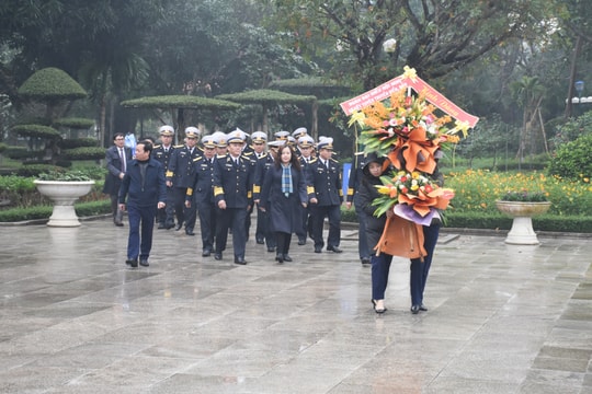 Đại biểu dự Hội nghị tuyên truyền biển, đảo tưởng niệm Chủ tịch Hồ Chí Minh