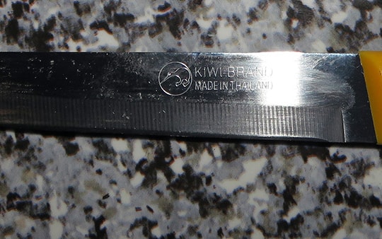 Nghi chồng vay tiền hàng xóm cho bạn gái, vợ dùng dao tự kết thúc đời mình