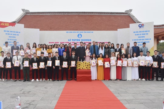 Nghệ An: Tuyên dương 62 'sinh viên 5 tốt' và 'Sao Tháng Giêng'