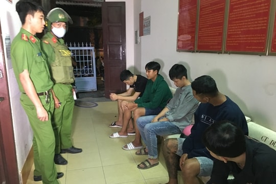 Ngăn chặn gần 40 thanh, thiếu niên chuẩn bị “hỗn chiến” trên phố