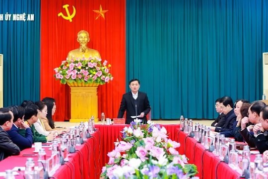 Họp Đoàn đại biểu Đảng bộ tỉnh Nghệ An dự Đại hội đại biểu toàn quốc lần thứ XIII của Đảng