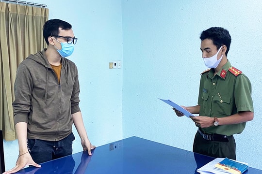 Khởi tố nam tiếp viên Vietnam Airlines làm lây lan dịch Covid-19