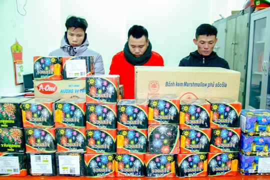 Triệt phá đường dây mua bán vận chuyển pháo trái phép