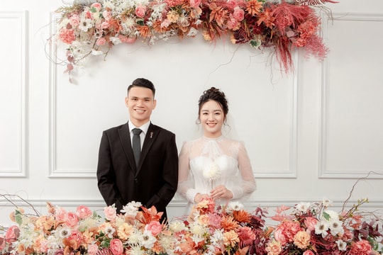 Phạm Xuân Mạnh lịch lãm trong lễ cưới tại quê vợ Diễn Châu