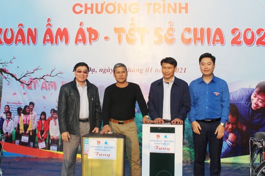 Tỉnh đoàn tổ chức chương trình 'Xuân ấm áp - Tết sẻ chia' năm 2021