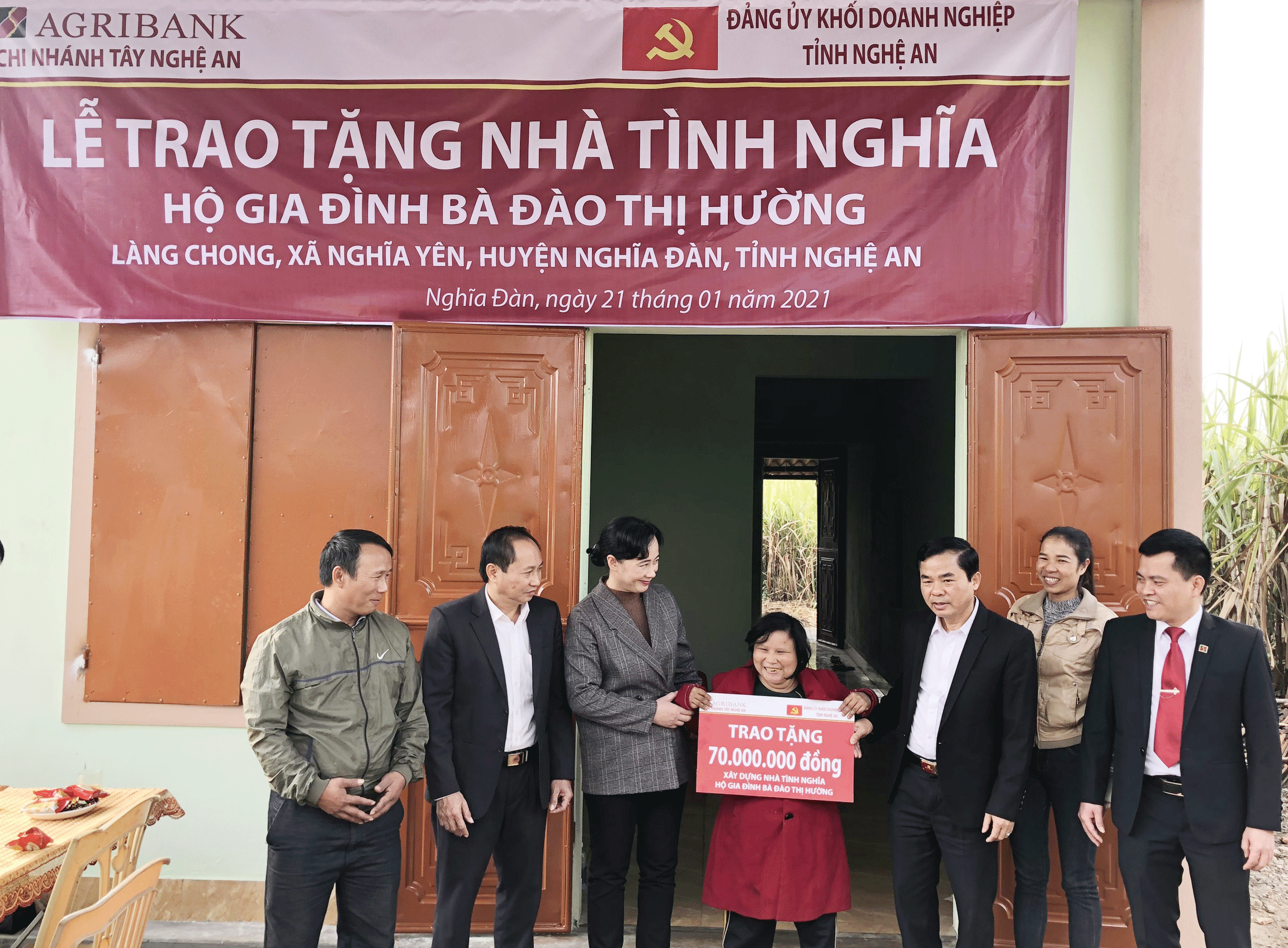 Trao quà Tết cho người nghèo ở Đô Lương và Nghĩa Đàn