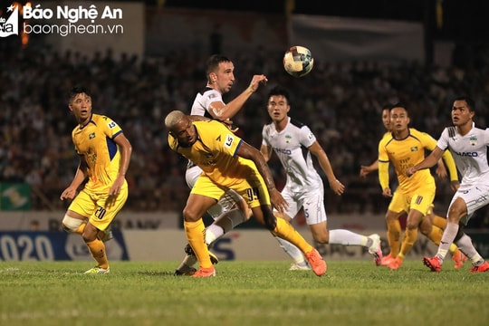 HLV Quang Trường và Phan Văn Đức nói gì về HAGL?