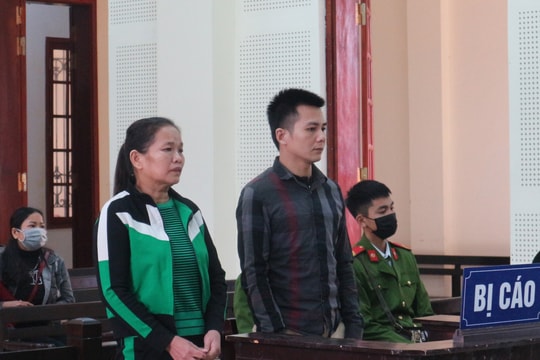 Lên miền núi thăm con gái, mẹ 'tiện thể' buôn ma túy