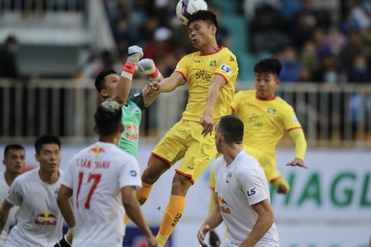 SLNA: ‘Đột phá’ nào từ ban huấn luyện?