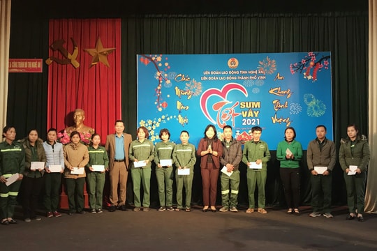 Liên đoàn Lao động thành phố Vinh tổ chức 'Tết sum vầy' cho công nhân 