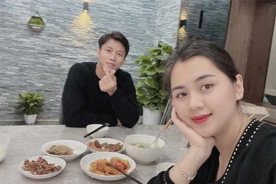 Vợ chồng Quế Ngọc Hải về nhà mới tại TP Vinh