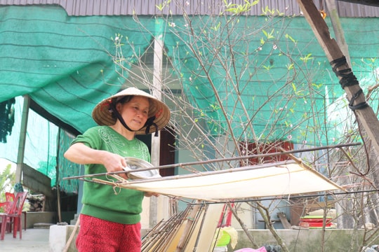 Cận cảnh làng nghề làm giấy dó vào vụ Tết 