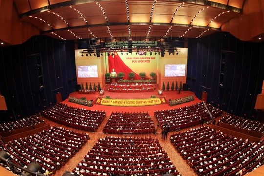 Tham luận tại Đại hội XIII của Đảng: Cần hoàn thiện chính sách để cán bộ 'không dám tham nhũng'