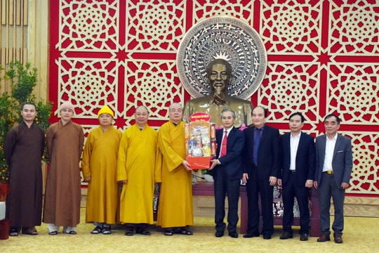 Ban Trị sự Giáo hội Phật giáo Việt Nam tỉnh Nghệ An thăm và chúc Tết UBND tỉnh 
