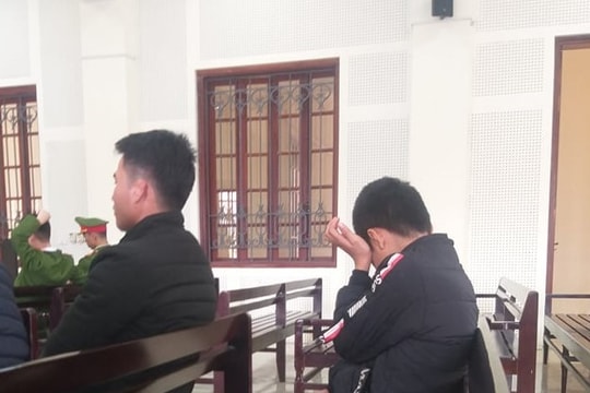 Nghẹn lòng ước mơ cậu bé có bố bán nhà bỏ đi, mẹ 'vào tù ra tội'