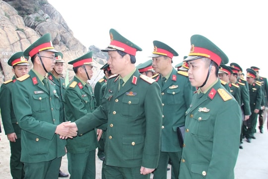 Bộ Tư lệnh Quân khu 4 kiểm tra công tác sẵn sàng chiến đấu tại đảo Mắt