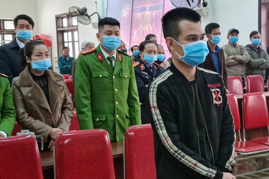 Lĩnh 2 năm 6 tháng tù vì tàng trữ pháo nổ