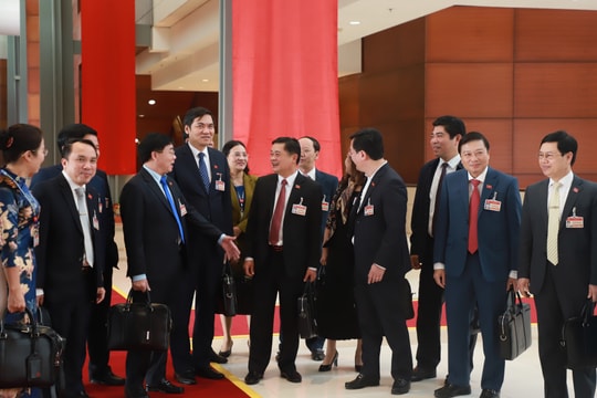 ​Thảo luận nhân sự dự kiến giới thiệu vào BCH Trung ương Đảng khóa XIII 