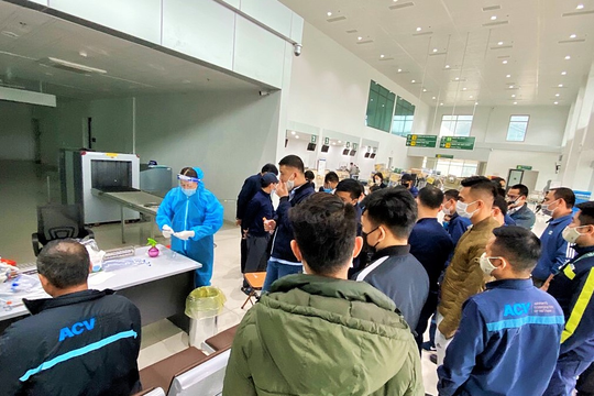 261 cán bộ, nhân viên Cảng hàng không quốc tế Vinh được xét nghiệm Covid-19