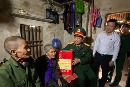 Chỉ huy trưởng Bộ CHQS tỉnh thăm, chúc Tết tại huyện Nghĩa Đàn