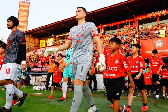 20 cầu thủ Viettel ở lại CLB đón Tết; Văn Lâm vắng mặt trong tốp 6 thủ môn hay nhất Thai League