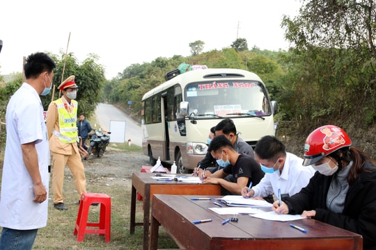 Các địa phương 'làm quá' khiến dân sợ không dám về quê ăn Tết 
