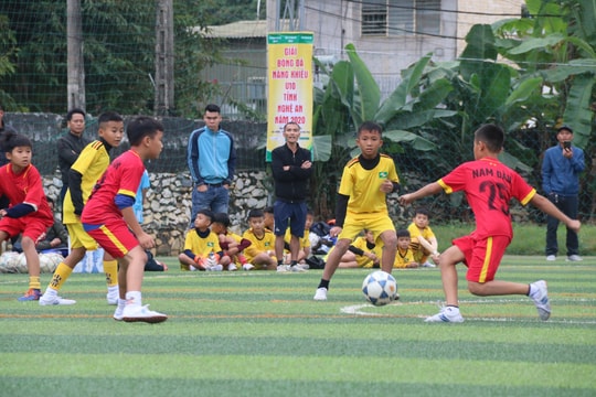 Nâng cao chất lượng và số lượng VĐV bóng đá năng khiếu cho lò SLNA