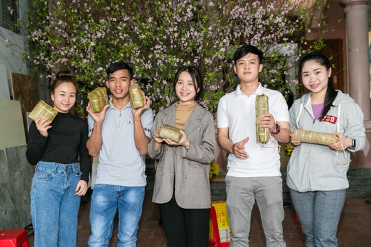 Tết ấm của lưu học sinh Lào trên đất Nghệ