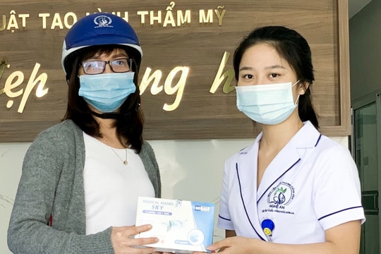 Bệnh viện Chấn thương chỉnh hình Nghệ An tặng 5.000 mũ bảo hiểm, khẩu trang miễn phí