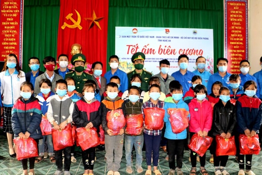 Tuổi trẻ Nghệ An góp phần chăm lo Tết cho người nghèo  ​