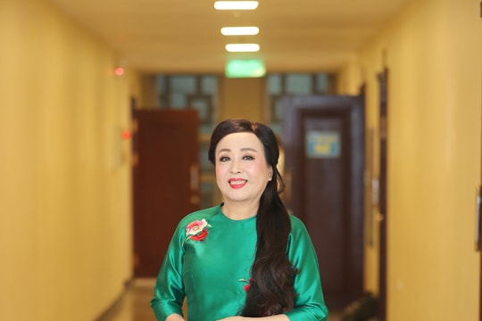 NSND Thu Hiền chia sẻ về cuộc sống hiện tại ở tuổi U70 và ông xã kín tiếng