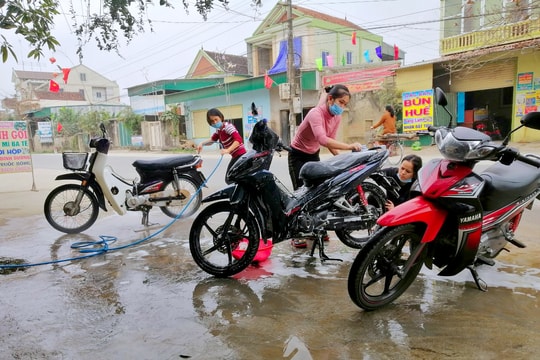 Kiếm bộn tiền từ dịch vụ rửa xe ngày Tết