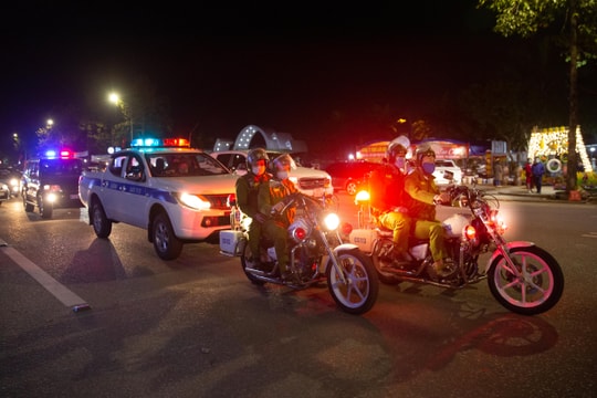 Những người giữ bình yên cho đêm Giao thừa