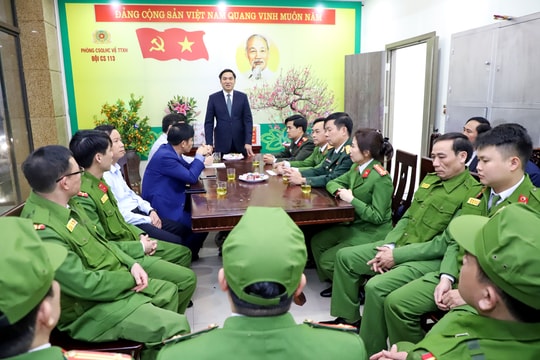 Phó Chủ tịch UBND tỉnh chúc Tết các đơn vị thường trực đêm Giao thừa Tết Tân Sửu 2021