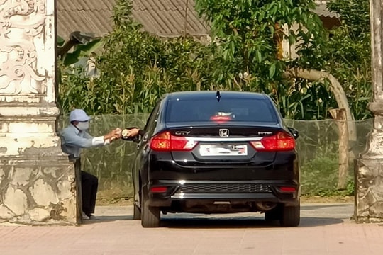 Nghệ An: Loạn giá vé gửi xe tại các đền chùa đầu năm mới